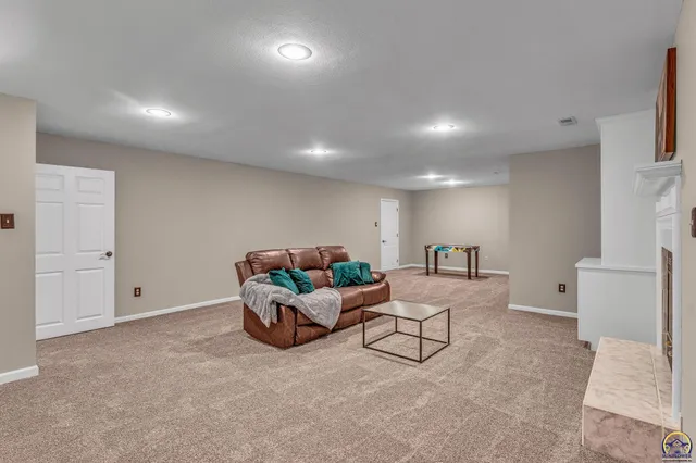 $464,950 | 7710 Southwest 27th Street, Topeka, KS 66614