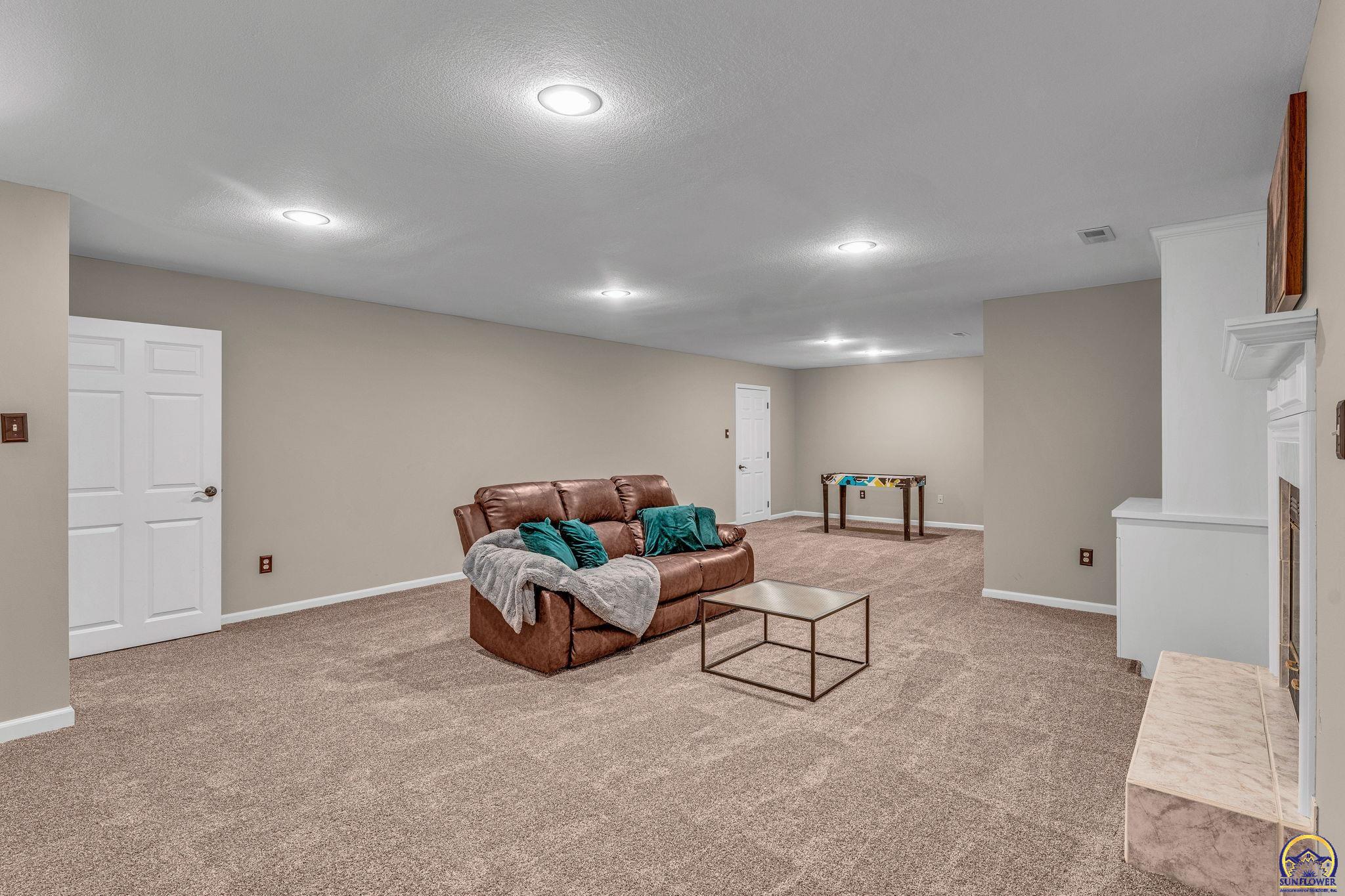 7710 Southwest 27th Street Topeka, KS 66614 - Photo 37 of 53