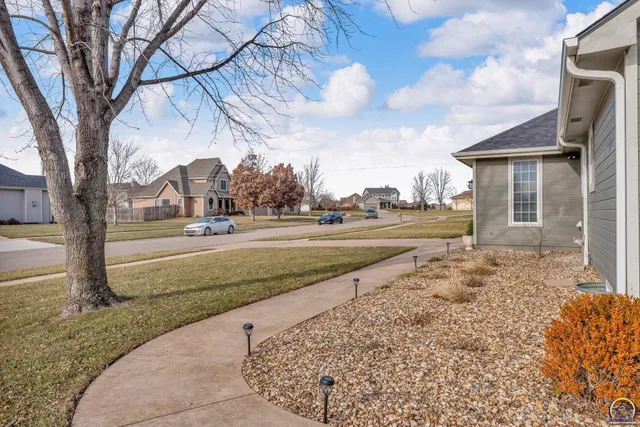$464,950 | 7710 Southwest 27th Street, Topeka, KS 66614