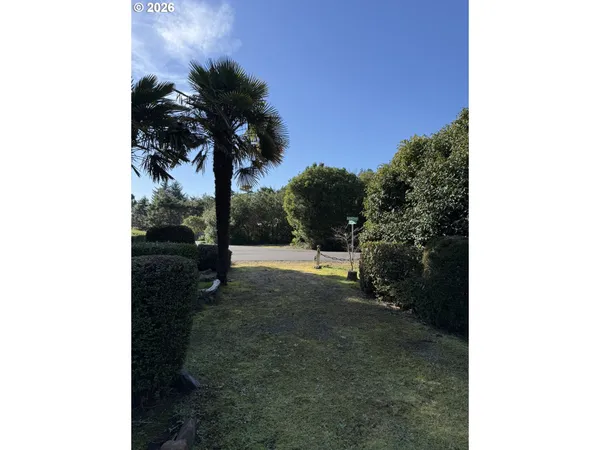 $222,500 | 1600 Rhododendron Drive, Unit 278, Florence, OR 97439