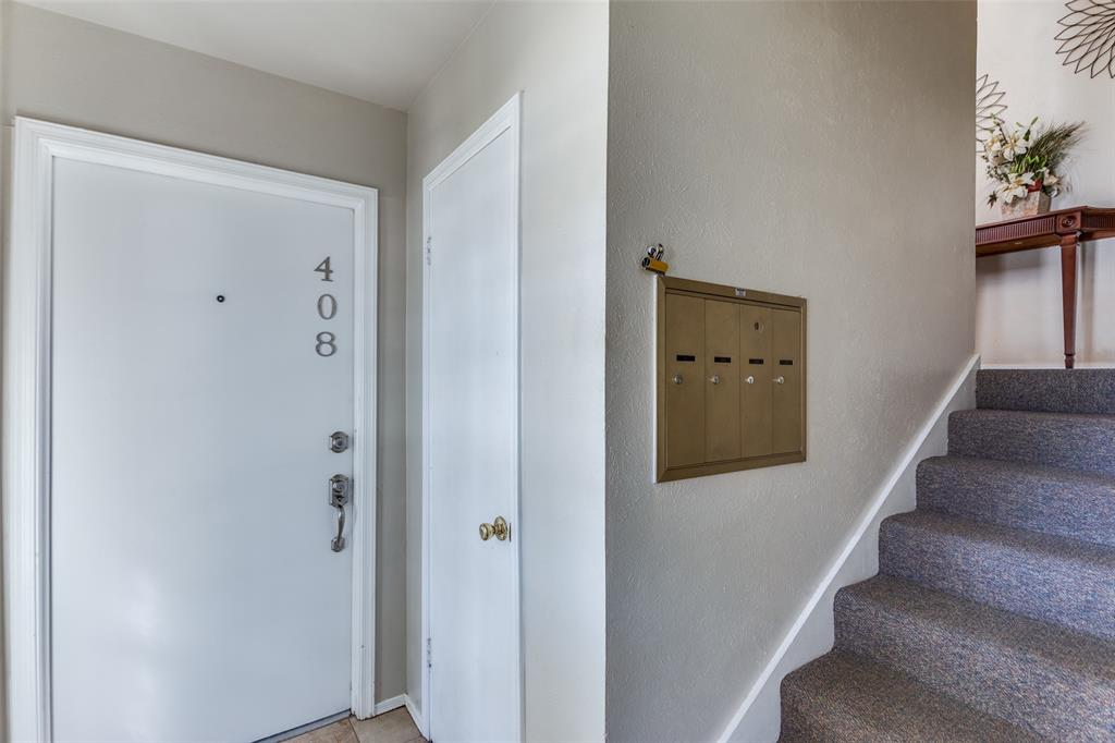 4014 Ridglea Country Club Drive Fort Worth, TX 76126 - Photo 4 of 27