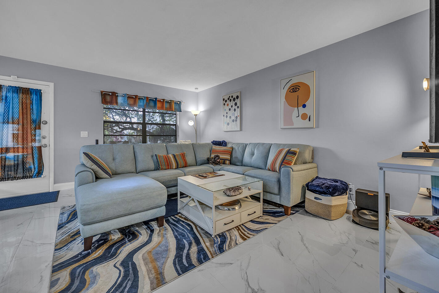 162 Capri East Delray Beach, FL 33484 - Photo 4 of 19 Living Room