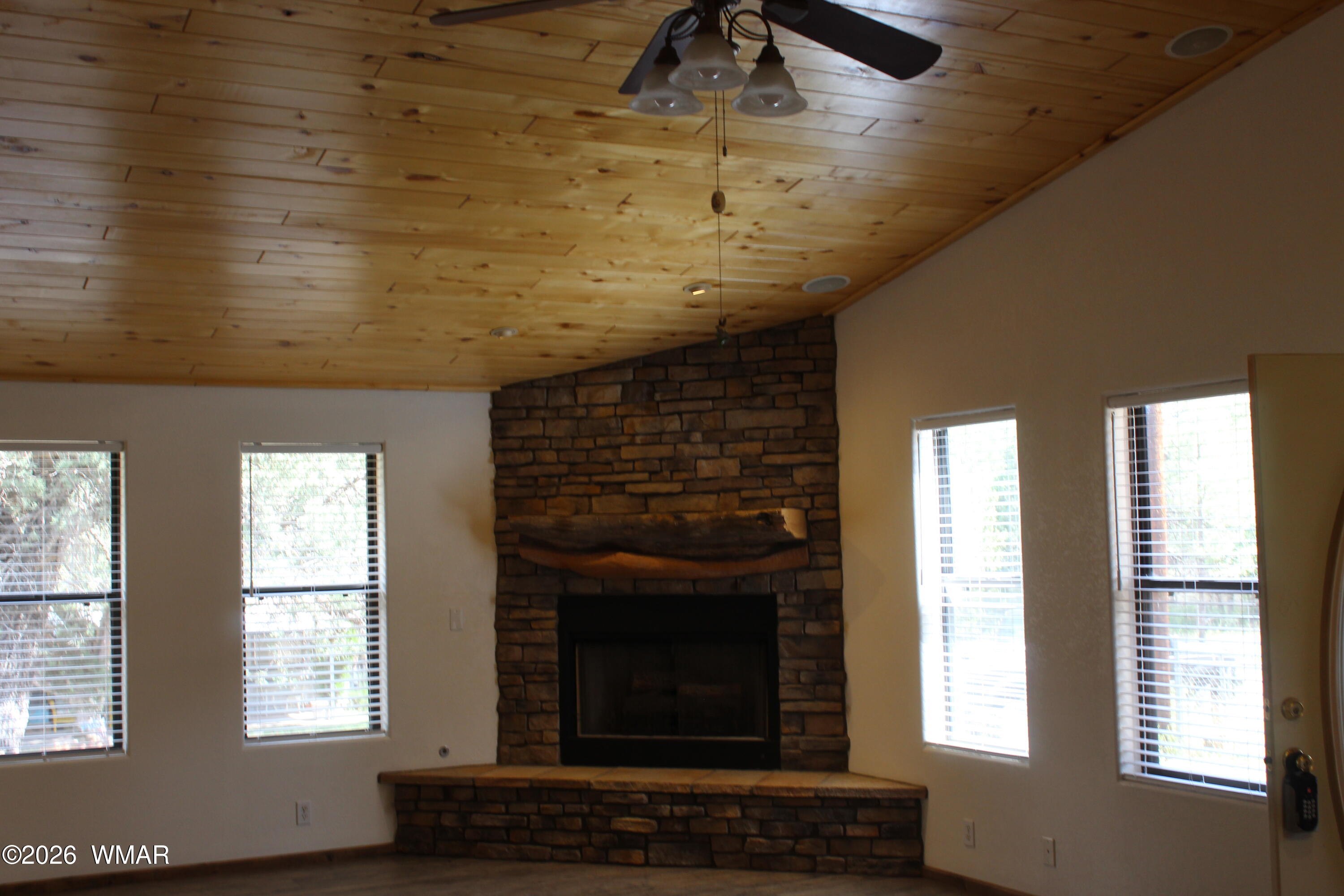 2882 Verde Road Overgaard, AZ 85933 - Photo 4 of 13 Gallery Image 4