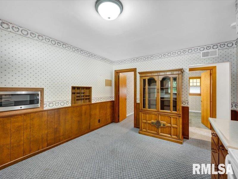 105 Main Street Roanoke, IL 61561 - Photo 10 of 46