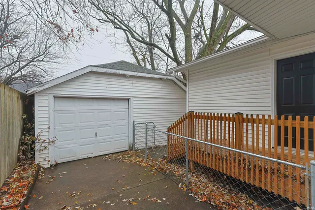 $149,900 | 930 South 34th Street, South Bend, IN 46615