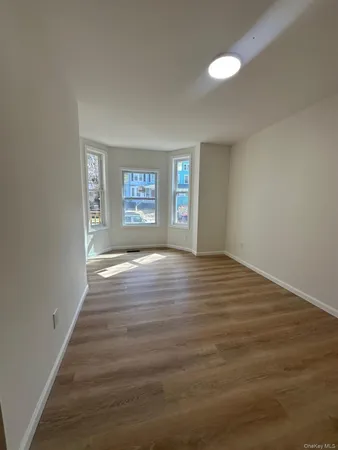 $2,000 | 38 Carroll Street, Unit 1, Poughkeepsie, NY 12601