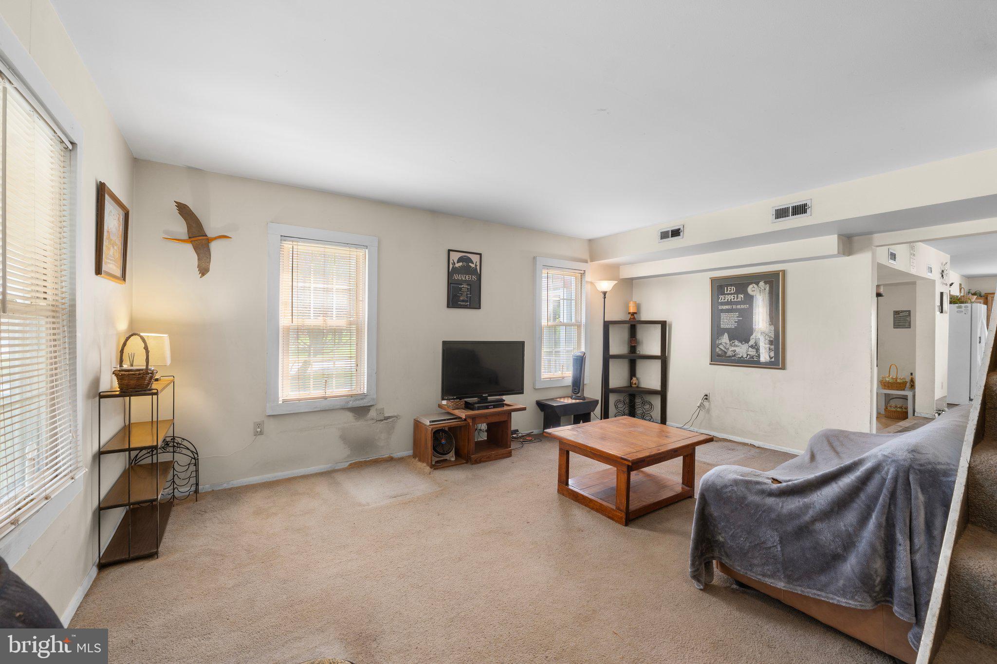 15921 Frederick Road Woodbine, MD 21797 - Photo 15 of 41 Bright and inviting living space.