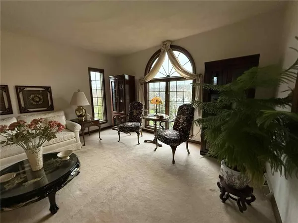 $649,900 | 361 North Saratoga Drive, Uniontown, PA 15401