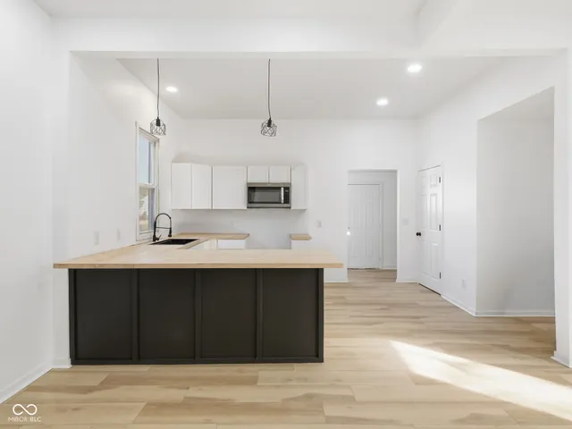 $315,000 | 809 Hutchins Avenue, Columbus, IN 47201