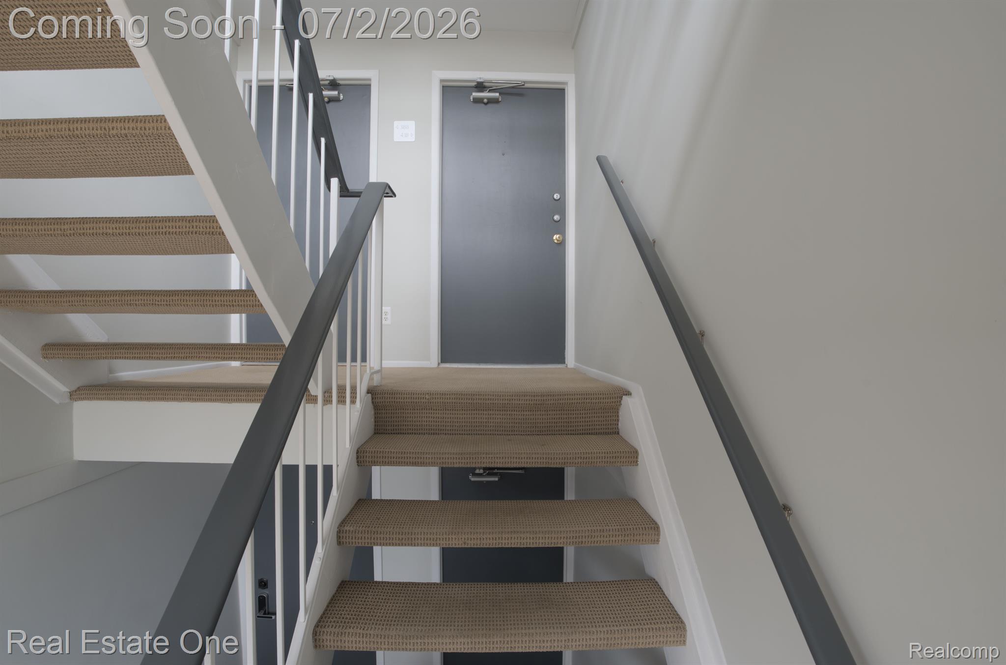 1944 Klingensmith Road, Unit 41 Bloomfield Hills, MI 48302 - Photo 25 of 25 Entry Stairs