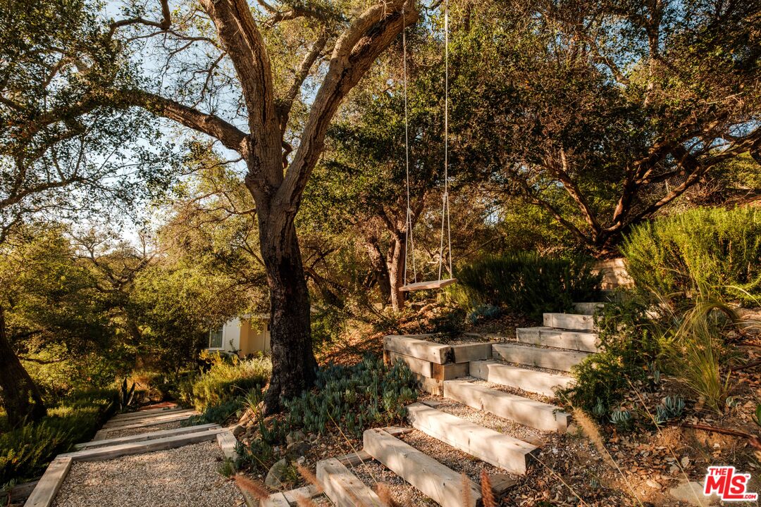 21717 Encina Road Topanga, CA 90290 - Photo 52 of 60
