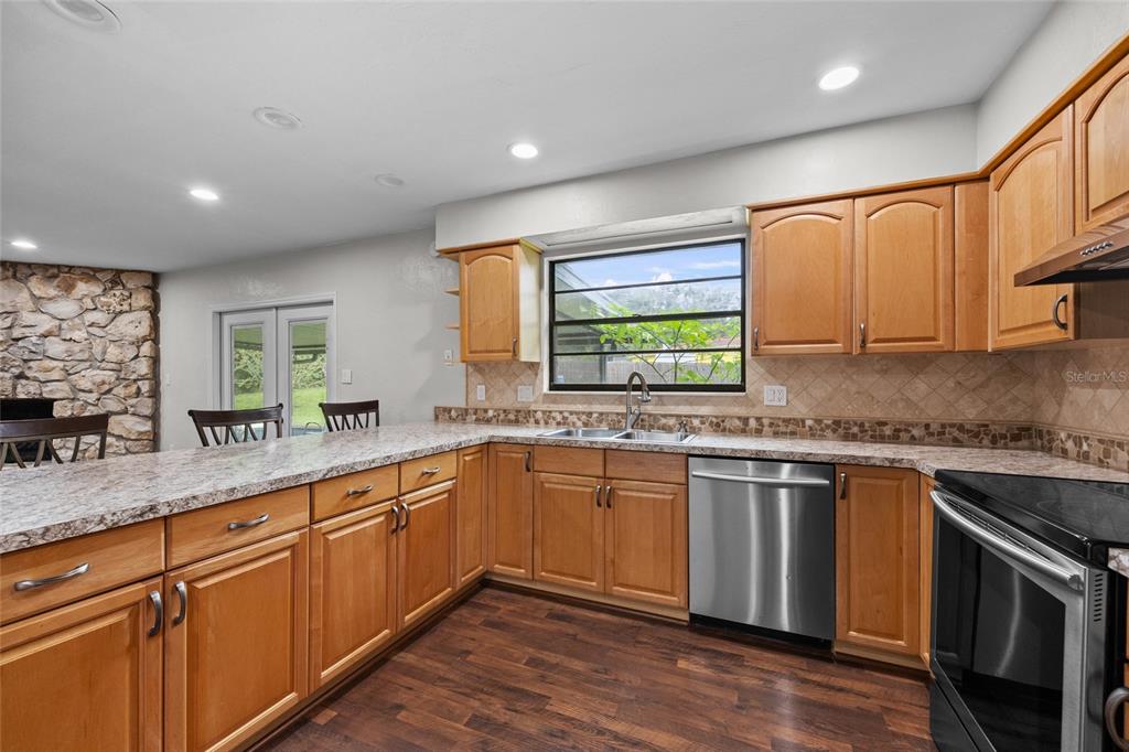 8402 Southwest 1st Avenue Gainesville, FL 32607 - Photo 14 of 33 Gallery Image 14