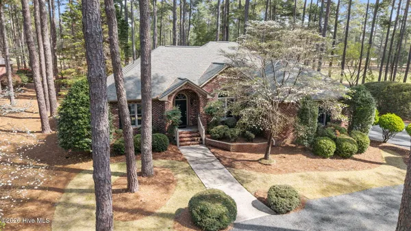 $715,000 | 12 Tayport Court, Pinehurst, NC 28374
