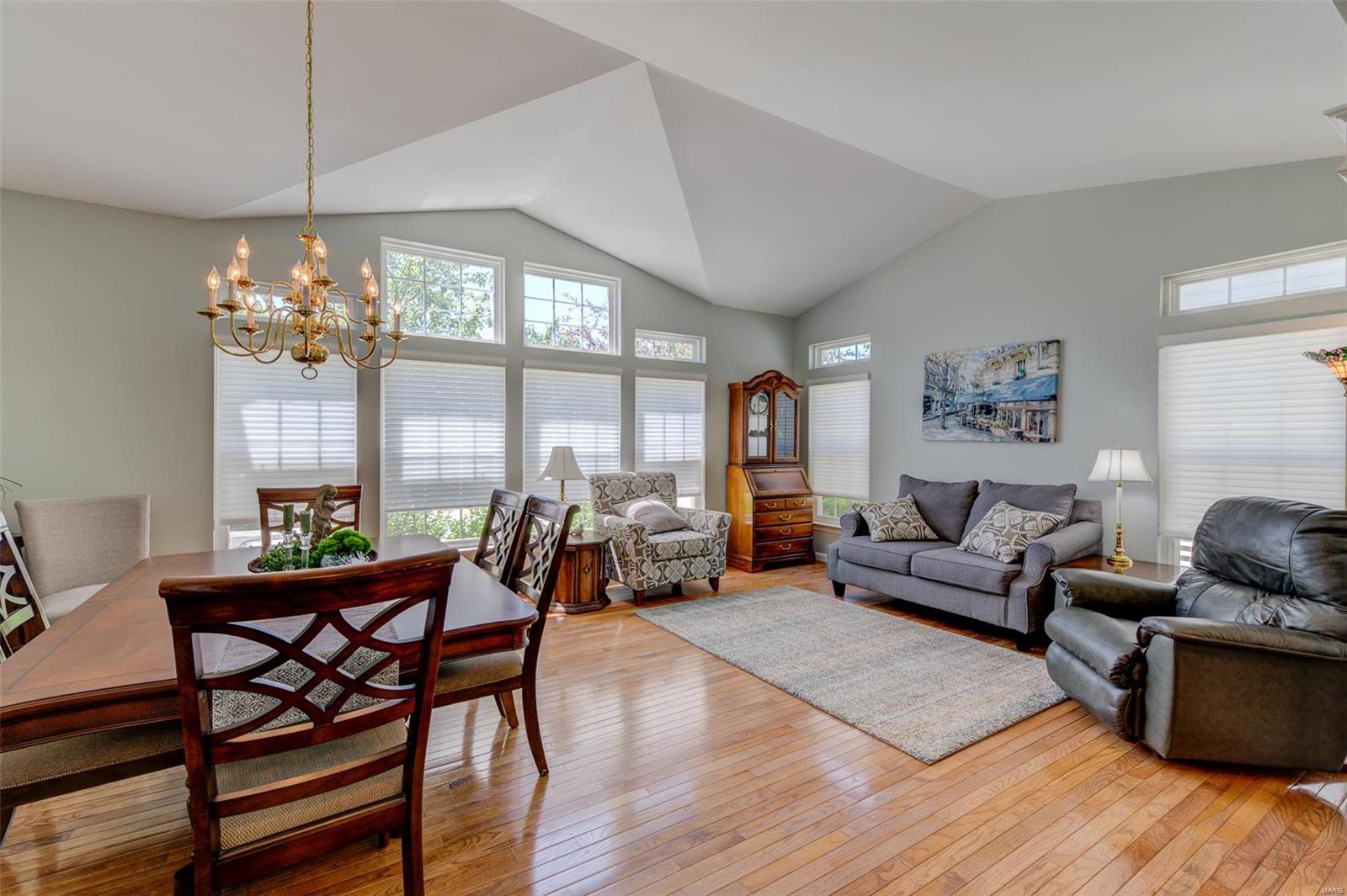 13264 Barrett Chase Circle Ballwin, MO 63021 - Photo 2 of 50