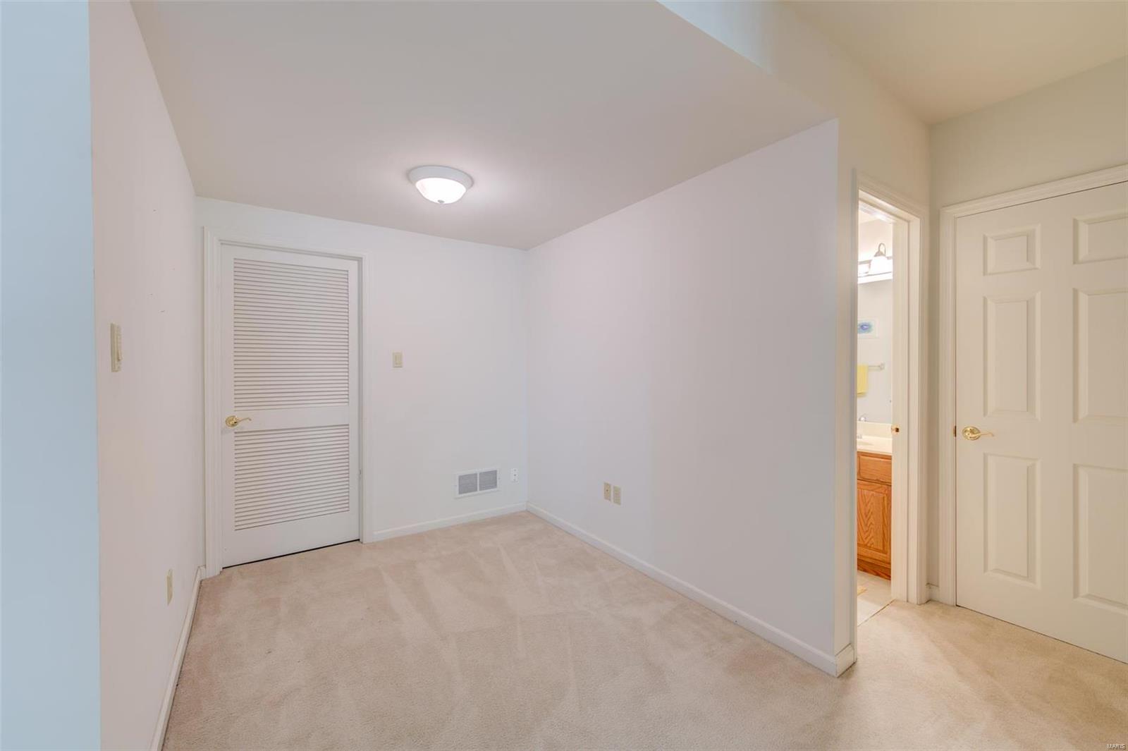 13264 Barrett Chase Circle Ballwin, MO 63021 - Photo 35 of 50