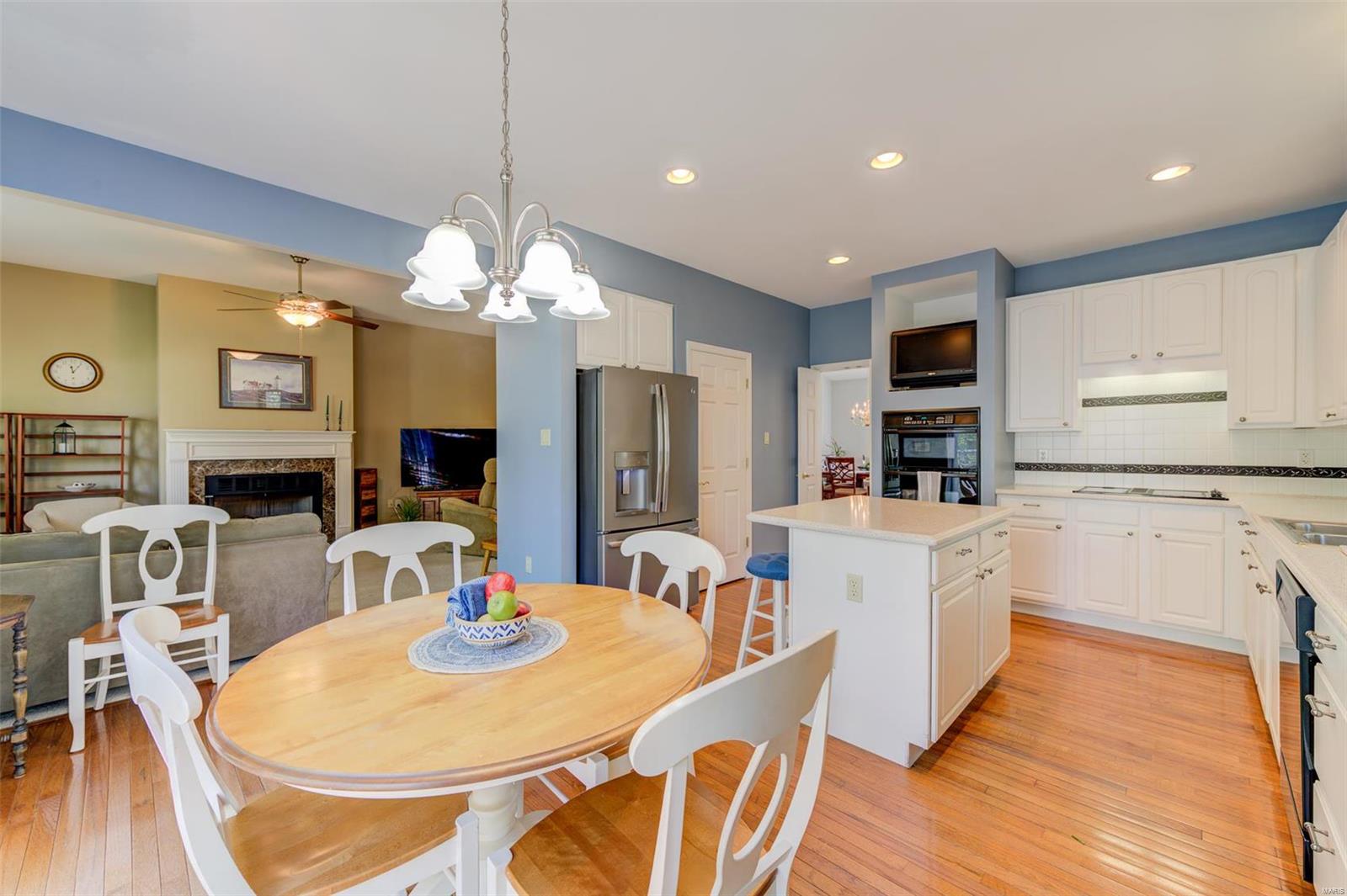 13264 Barrett Chase Circle Ballwin, MO 63021 - Photo 4 of 50