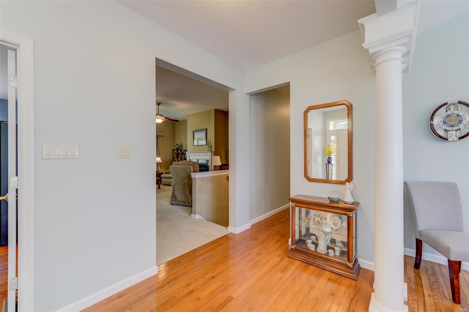 13264 Barrett Chase Circle Ballwin, MO 63021 - Photo 10 of 50