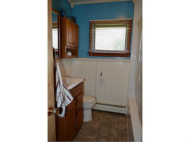 301 Alwine Road Boswell, PA 15531 - Photo 9 of 15 Full Bath.