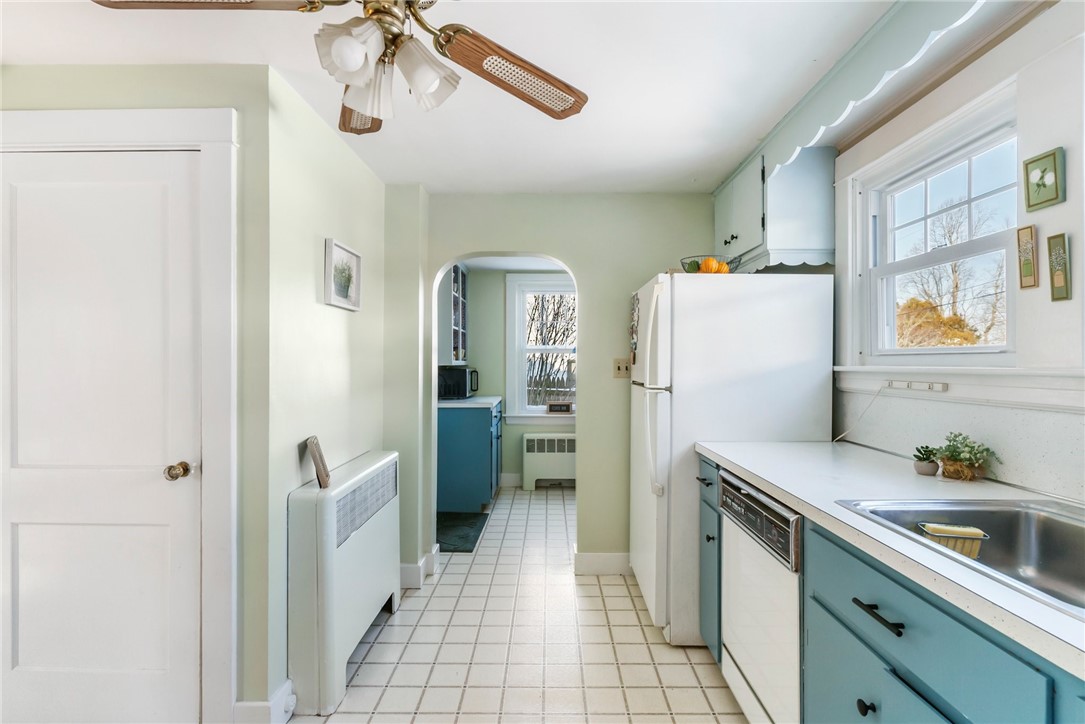 16 Reed Street Tiverton, RI 02878 - Photo 13 of 34