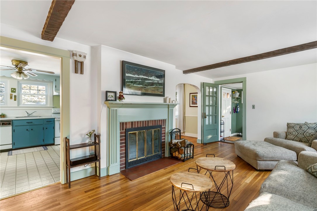 16 Reed Street Tiverton, RI 02878 - Photo 3 of 34