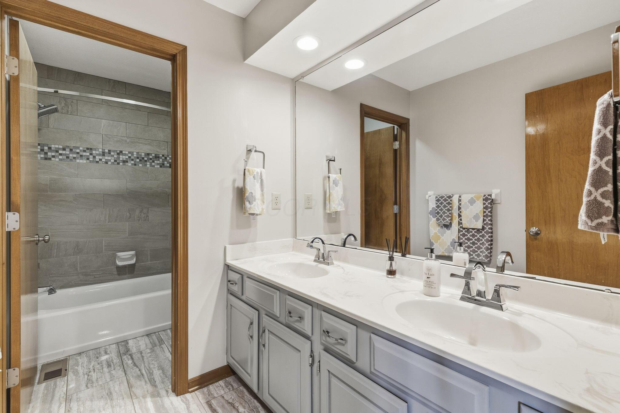 7812 Stemen Road Pickerington, OH 43147 - Photo 27 of 49 Full Bath A
