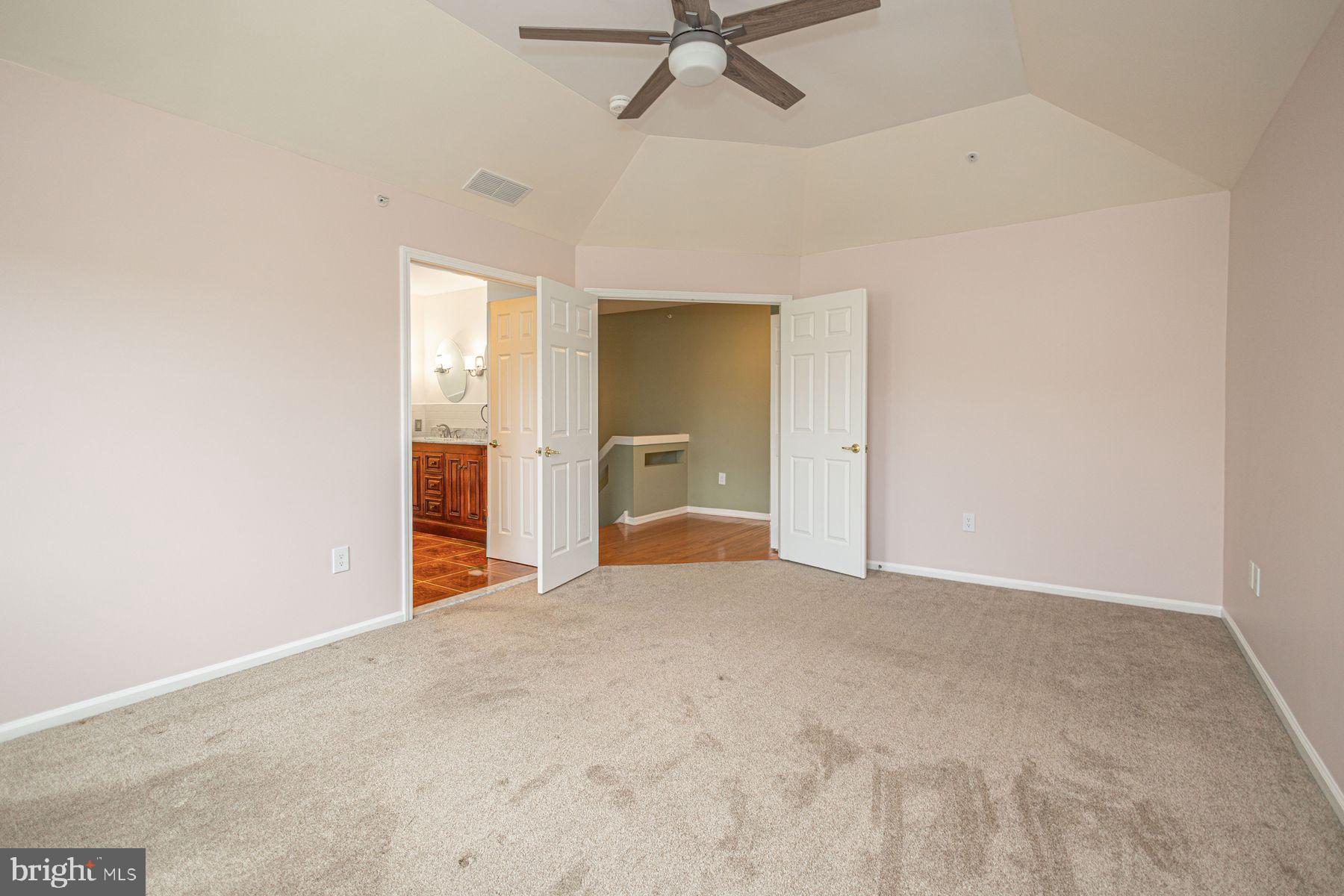 102 Waverly Lane, Unit 4 New Hope, PA 18938 - Photo 16 of 28 a big room with closet and windows