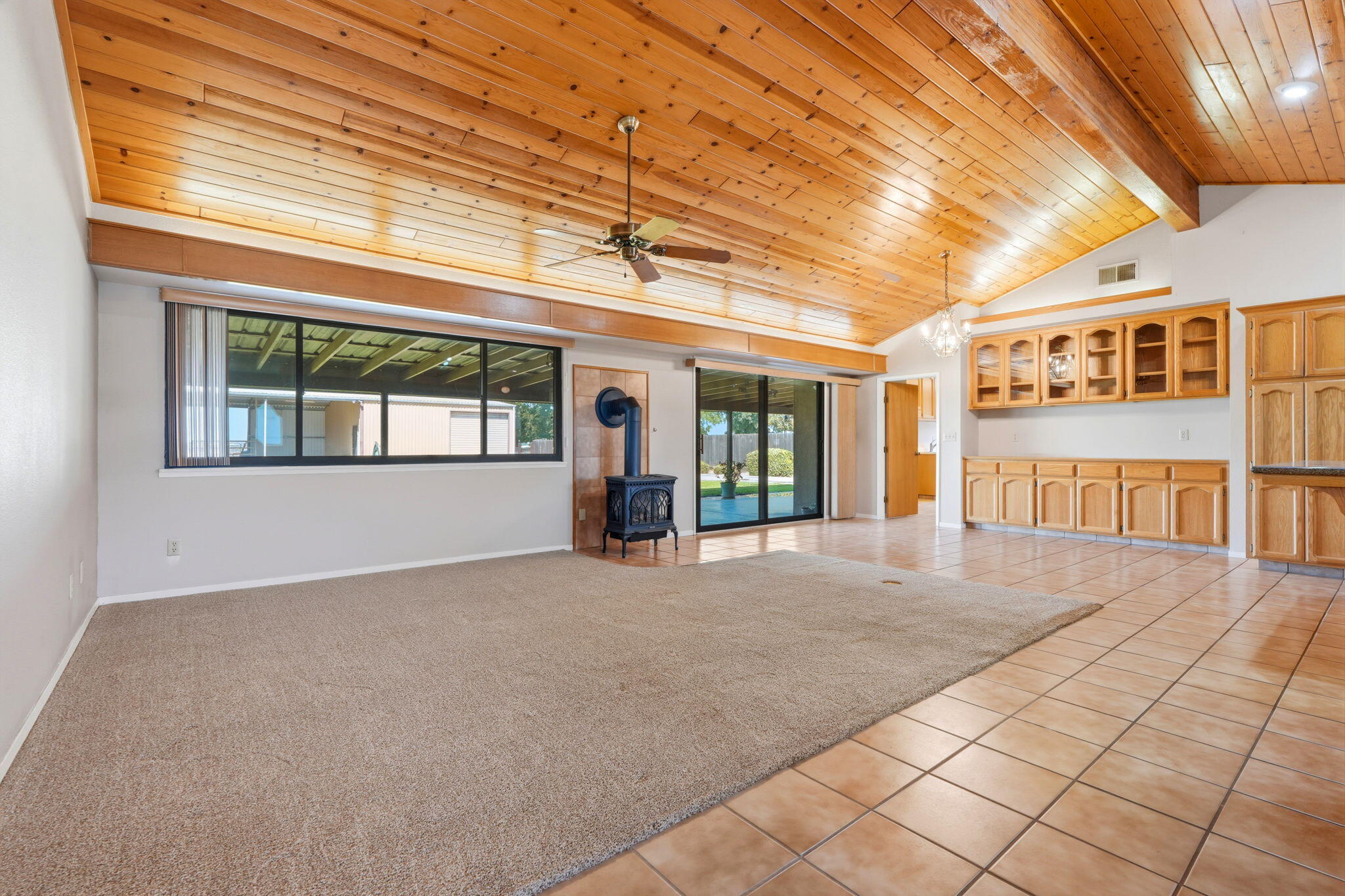 31121 Tower Road Visalia, CA 93292 - Photo 5 of 39 Living Room