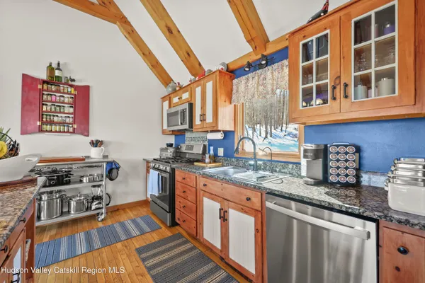 $799,000 | 65 Johnny Cake Hill Road, Petersburgh, NY 12138