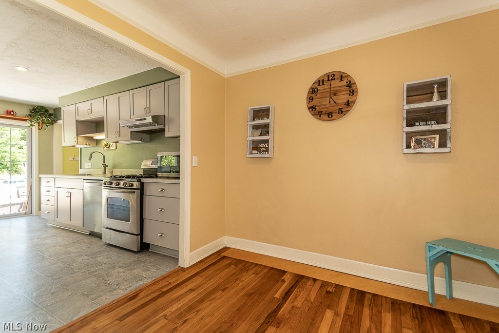 11258 Chardon Road Chardon, OH 44024 - Photo 3 of 25 Gallery Image 3