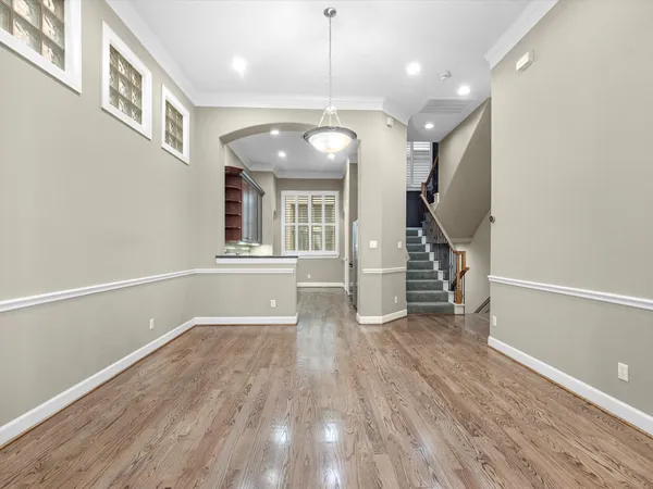 $2,950 | 107 Dennis Street, Houston, TX 77006