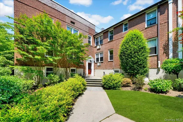 $325,000 | 315 Palmer Terrace, Unit 1B, Mamaroneck, NY 10543