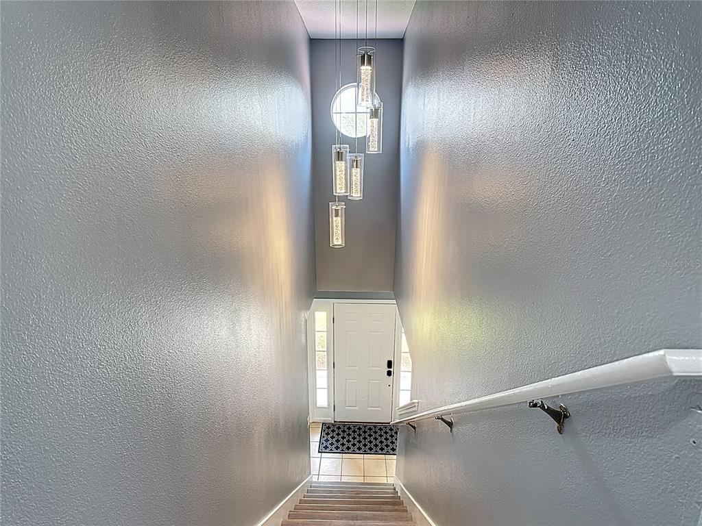 320 Mockingbird Road Davenport, FL 33896 - Photo 14 of 34 a view of a hallway