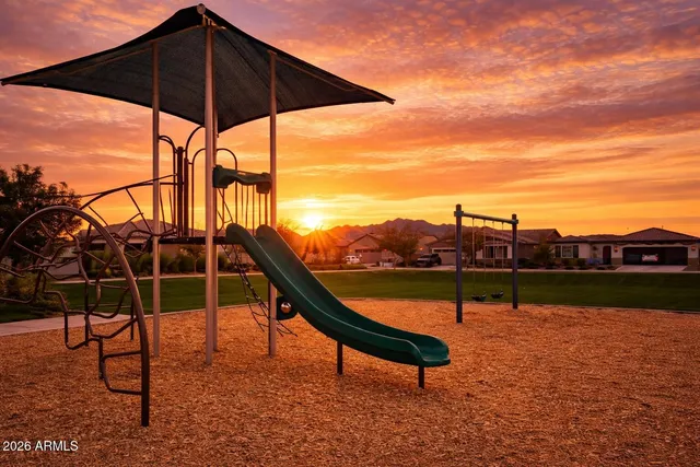 $3,300 | 2353 East Castanets Drive, Gilbert, AZ 85298