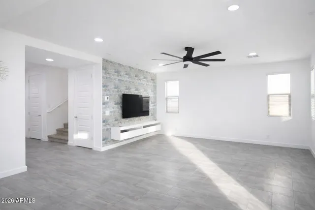 $3,300 | 2353 East Castanets Drive, Gilbert, AZ 85298