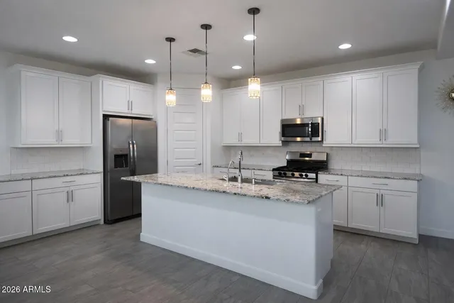 $3,300 | 2353 East Castanets Drive, Gilbert, AZ 85298