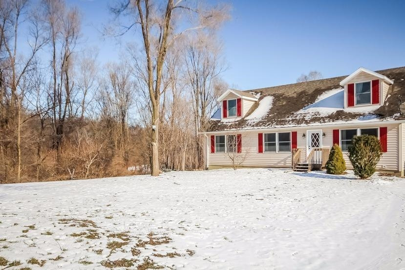 8005 Roe Road Chelsea, MI 48118 - Photo 3 of 10 Photo 3