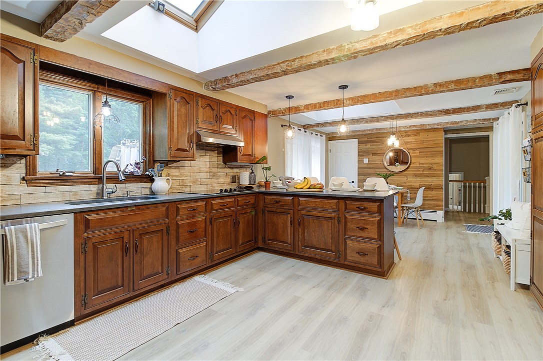 23 Whipple Road Smithfield, RI 02917 - Photo 3 of 15 Kitchen