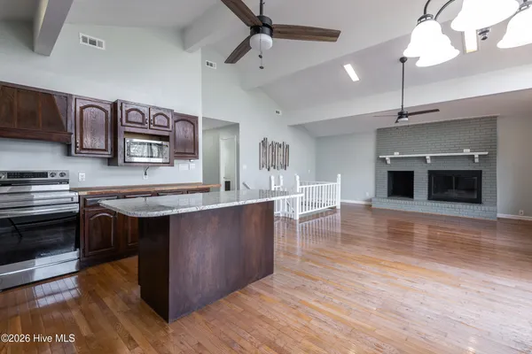 $525,000 | 334 Creekwood Lane, Blounts Creek, NC 27814