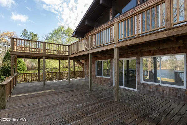 $525,000 | 334 Creekwood Lane, Blounts Creek, NC 27814