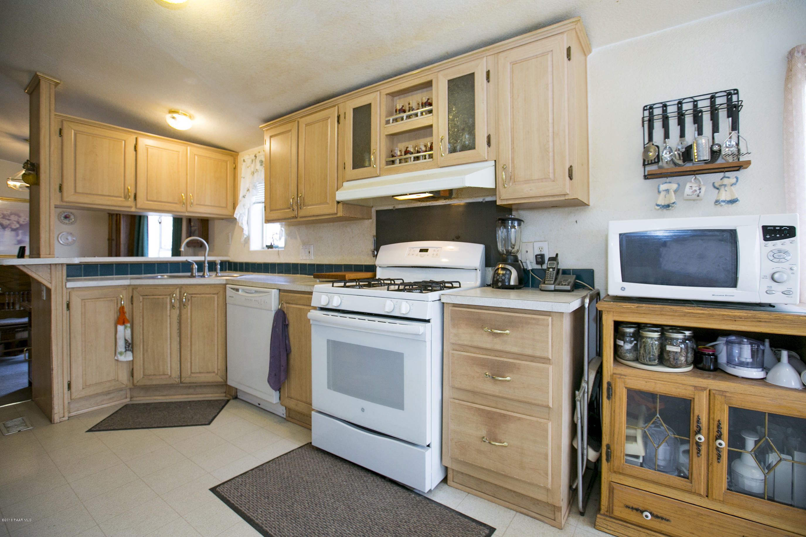 215 Fox Road Chino Valley, AZ 86323 - Photo 8 of 22 Kitchen