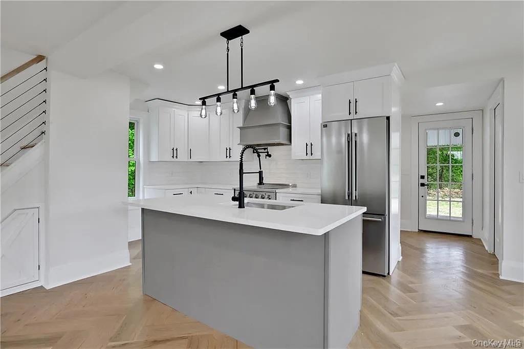 386 Lakeside Road Newburgh, NY 12550 - Photo 18 of 33