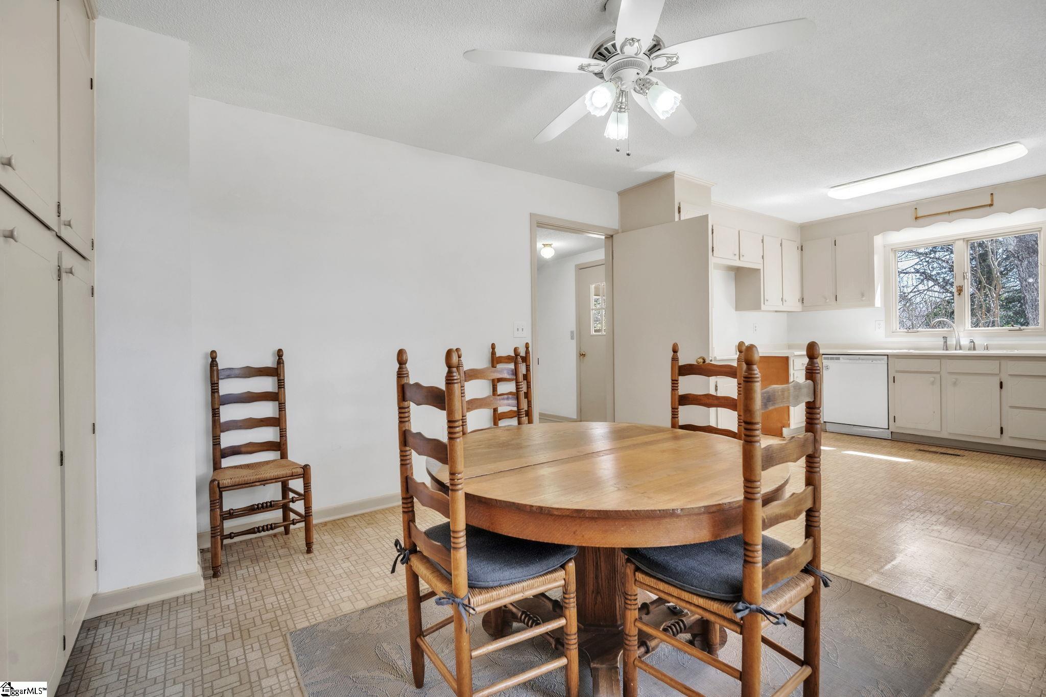 206 Syracuse Road Easley, SC 29642 - Photo 8 of 31