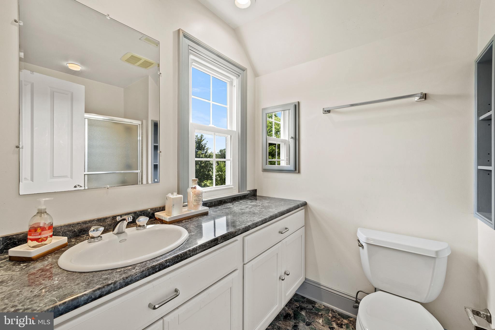 5742 Keyser Road Hume, VA 22639 - Photo 64 of 115 Second full bathroom