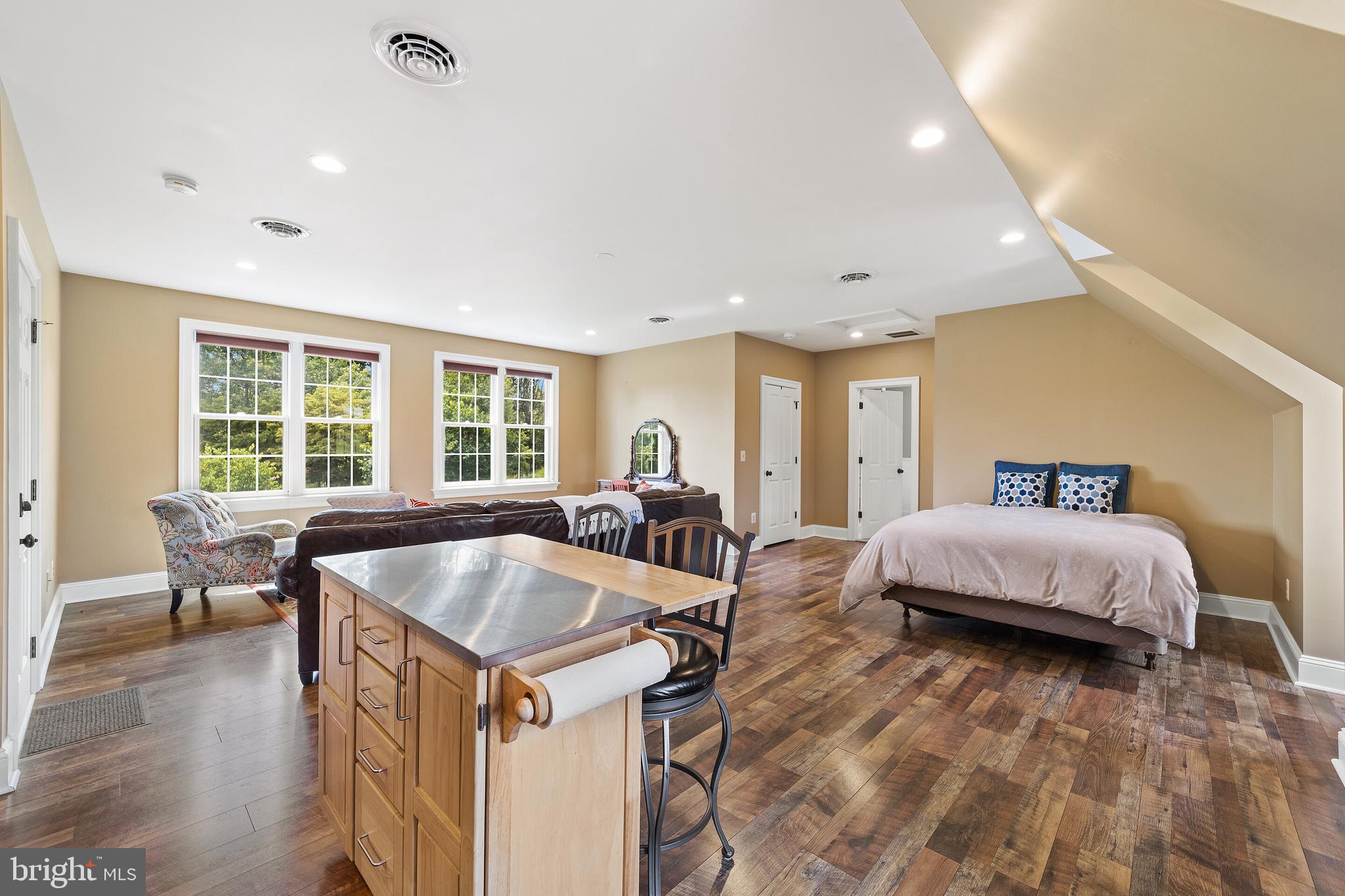 5742 Keyser Road Hume, VA 22639 - Photo 80 of 115 Garage apartment