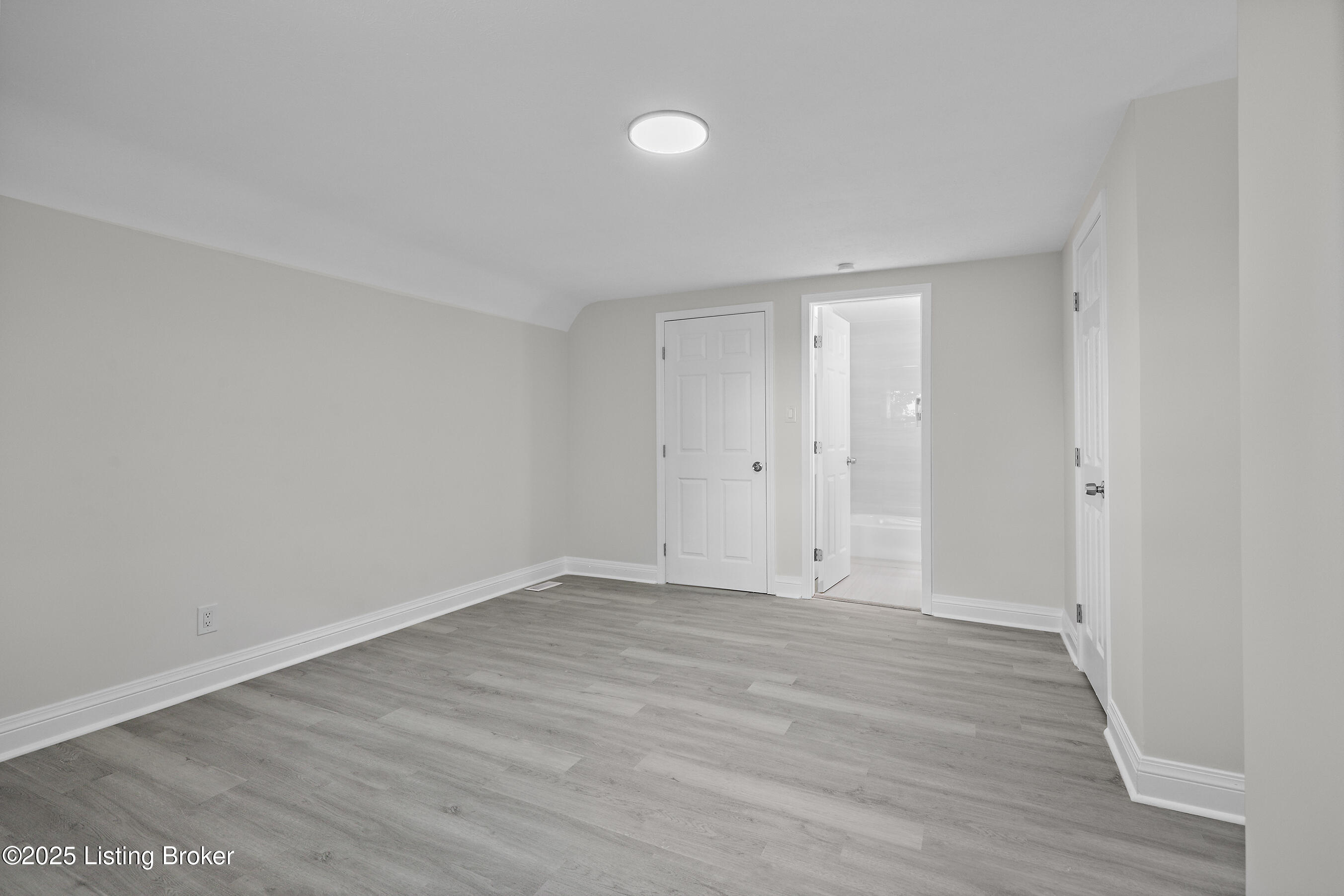 952 Palatka Road Louisville, KY 40214 - Photo 31 of 63 IMG38