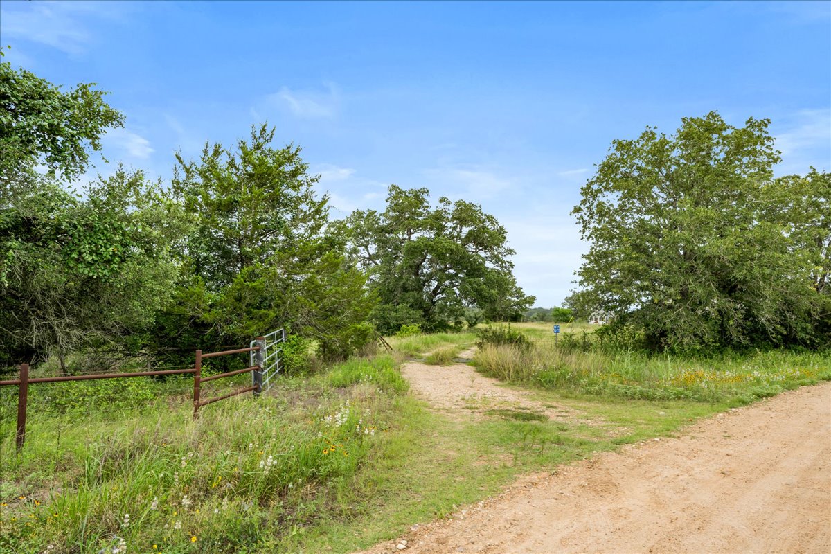 8413 Mach Road La Grange, TX 78945 - Photo 20 of 40