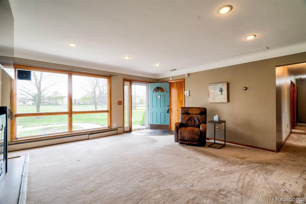 26430 Pennsylvania Road Taylor, MI 48180 - Photo 4 of 22 Gallery Image 4