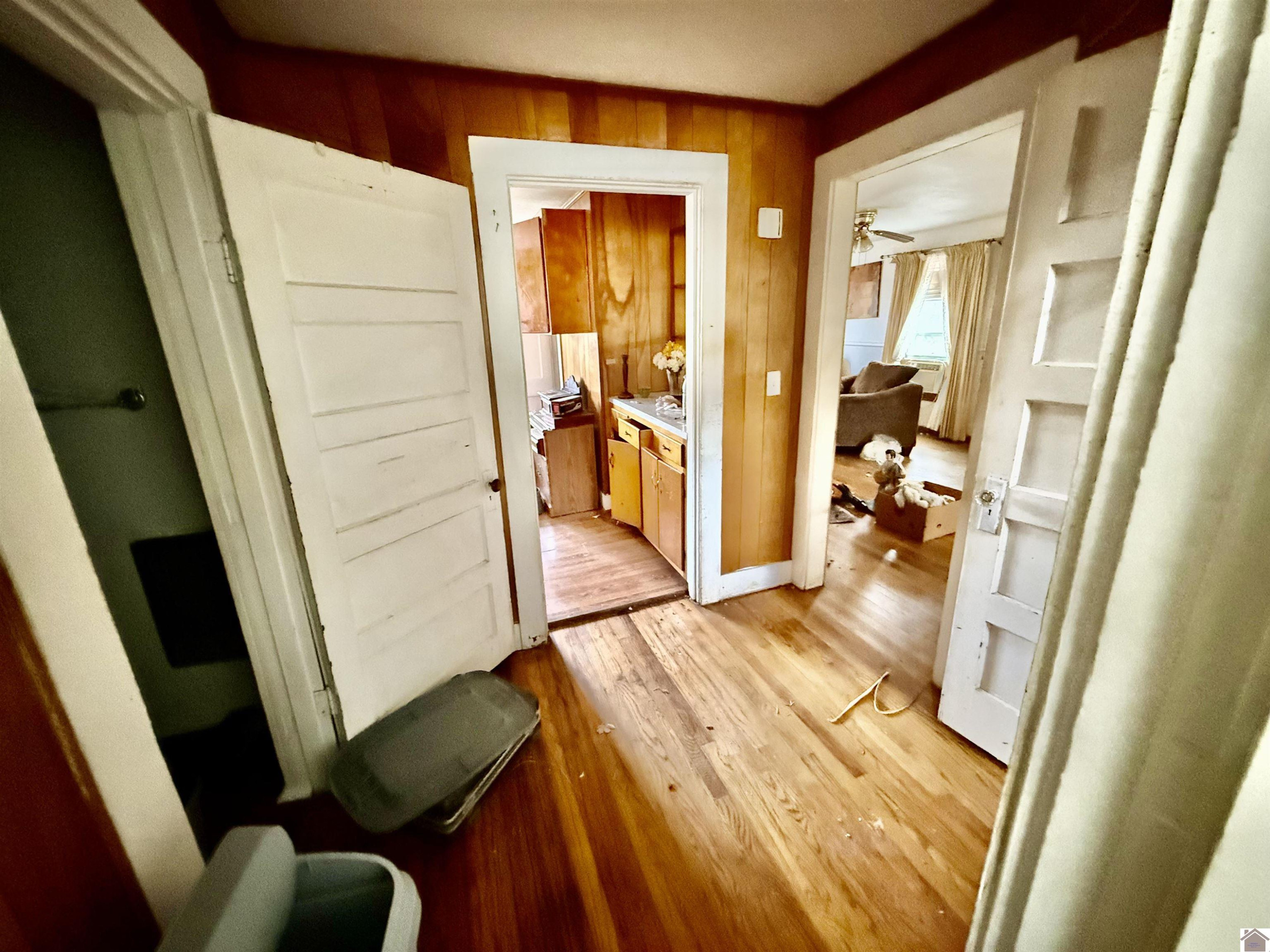 368 Gilbert Road Mayfield, KY 42066 - Photo 18 of 39 Hallway