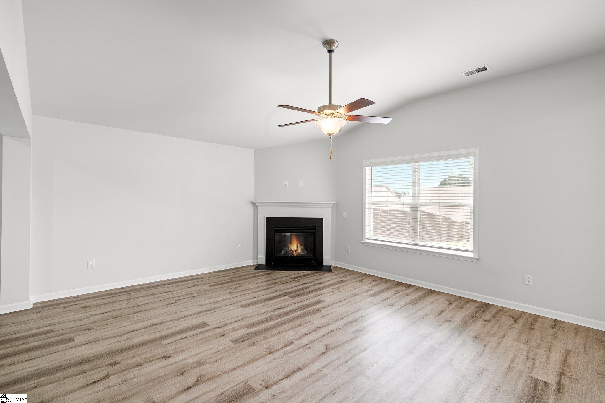 937 Knl Rdg Way Inman, SC 29349 - Photo 5 of 35