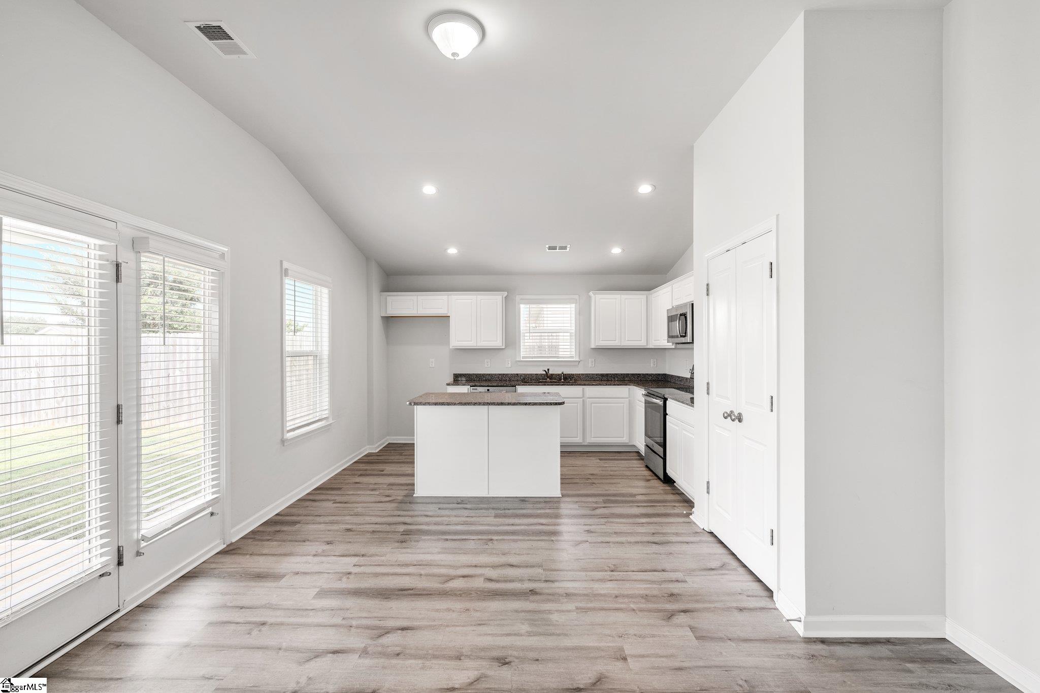937 Knl Rdg Way Inman, SC 29349 - Photo 8 of 35